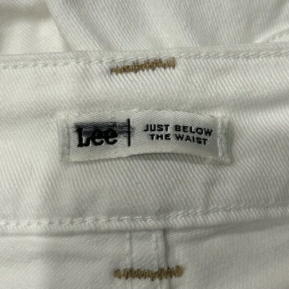 Lee Just Below The Waist Womens Button Details White Capri Pants Size 10M Classi - Picture 6 of 11